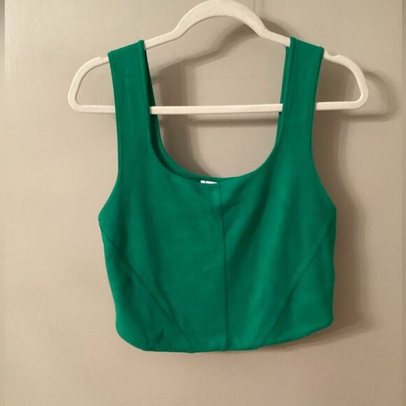 HOUSE OF HARLOW 1960 SIZE LARGE KELLY GFEEN CROPPED KNIT TANK TOP - Picture 2 of 7